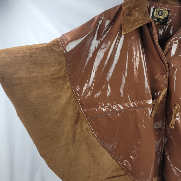 NWT water resistant adjustable faux suede poncho - Picture 2 of 7